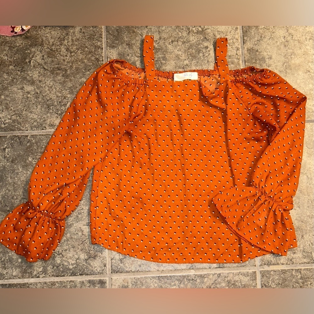 Lela sky top